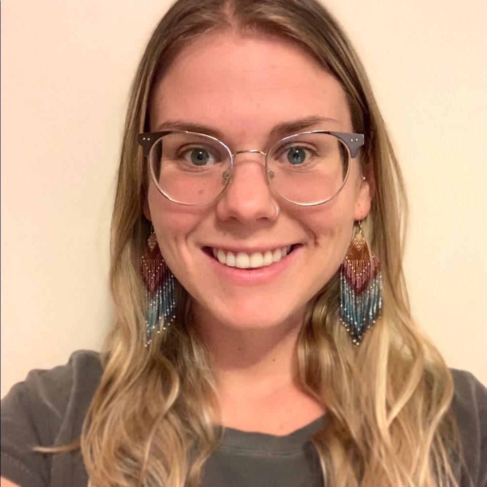 Meet your Posher, Courtney